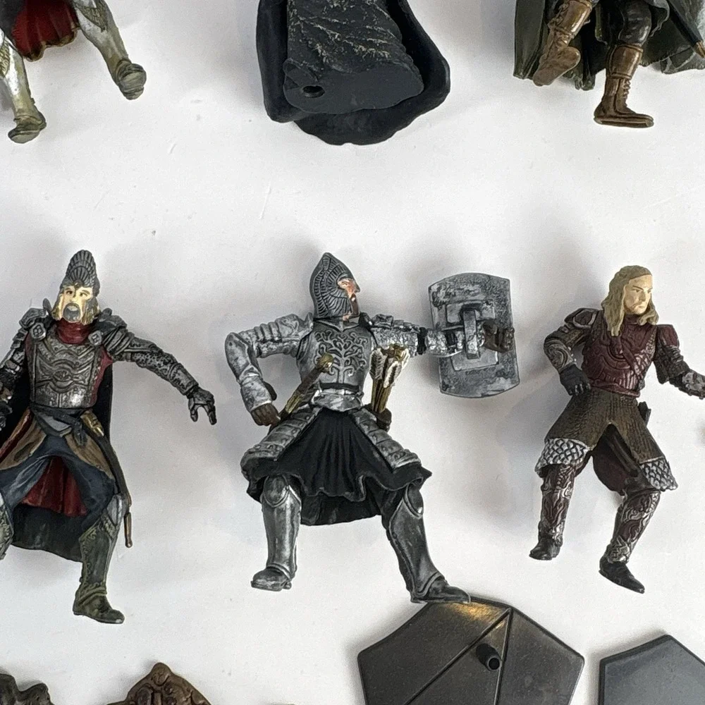 Lord Rings Middle Earth Hobbit Miniature Action Figure Lot Weapons Stands Toy